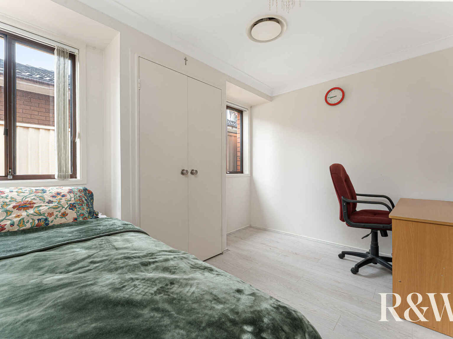 4 Nightmist Grove St Clair