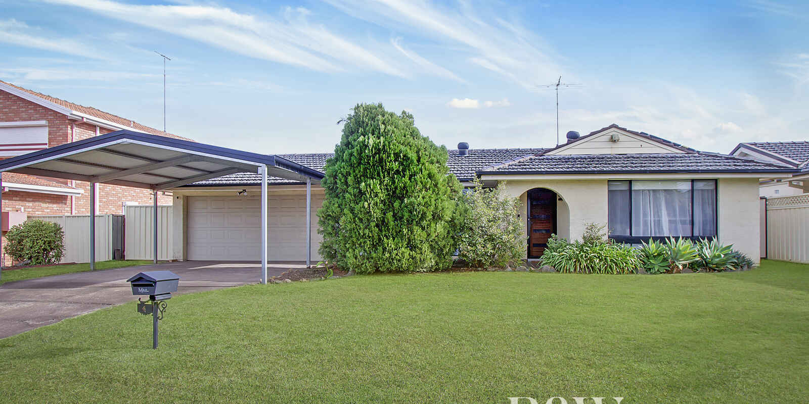 4 Como Close St Clair