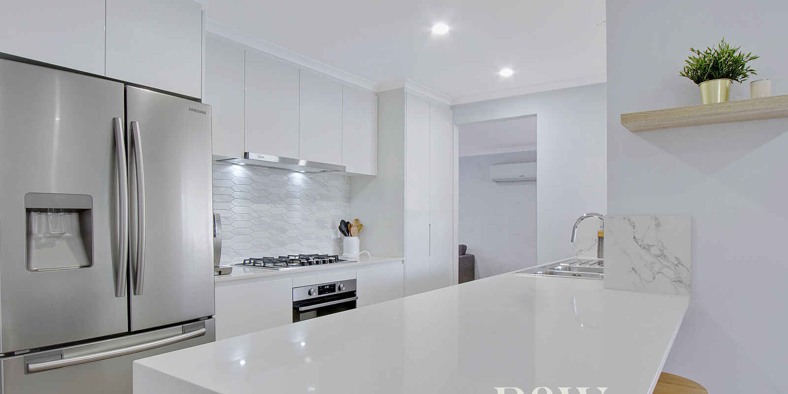 4 Como Close St Clair