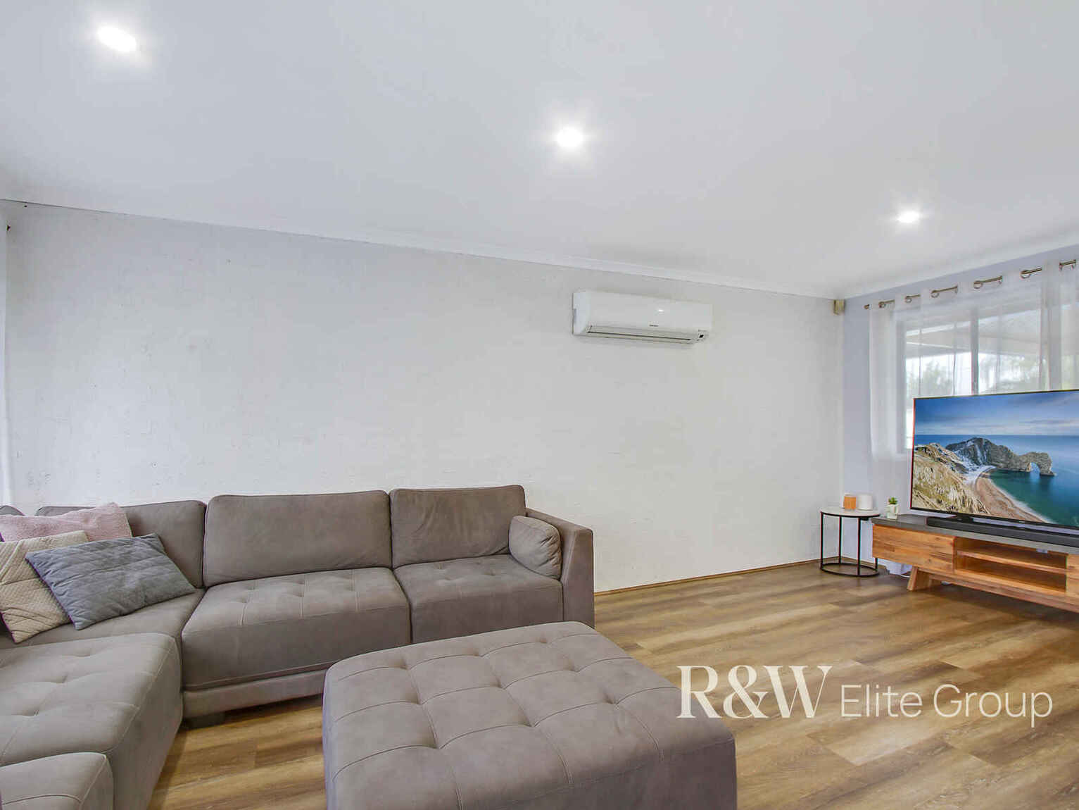 4 Como Close St Clair