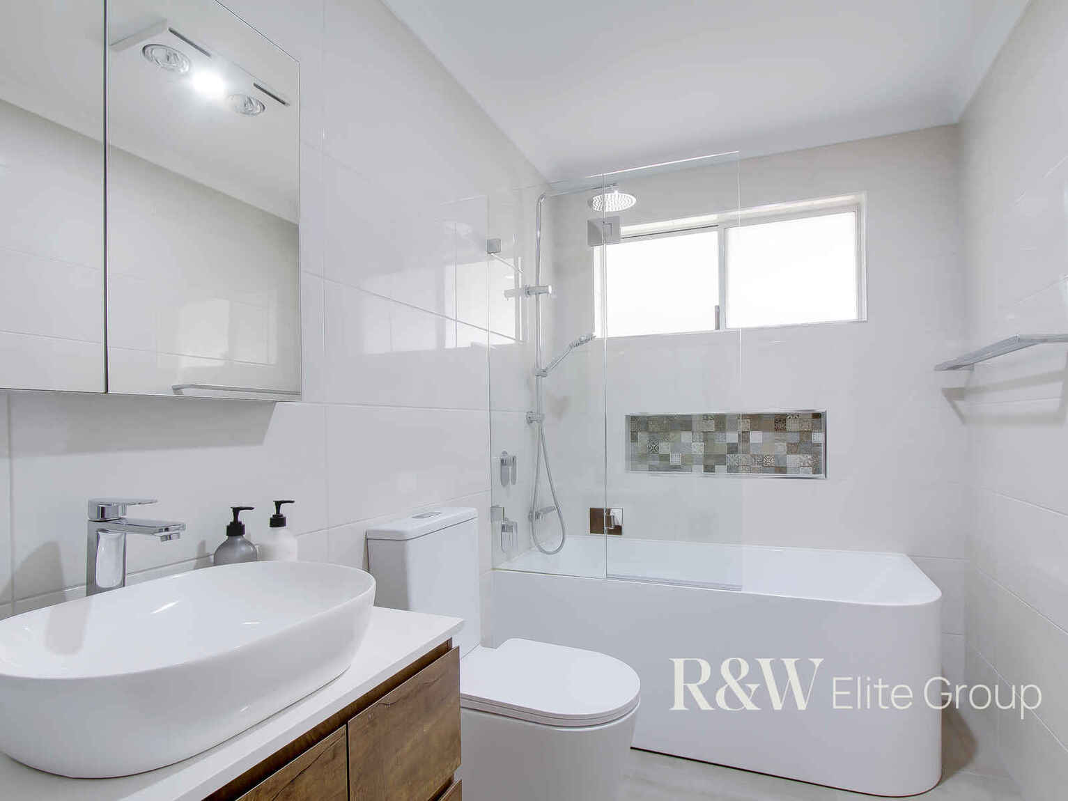 4 Como Close St Clair