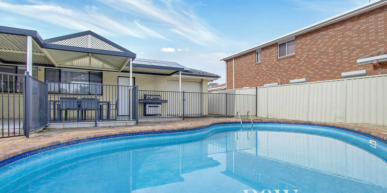 4 Como Close St Clair
