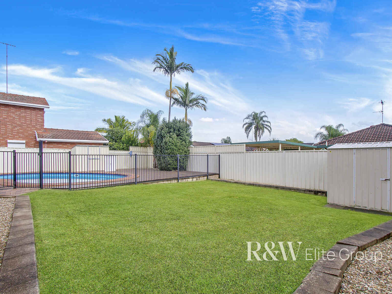 4 Como Close St Clair