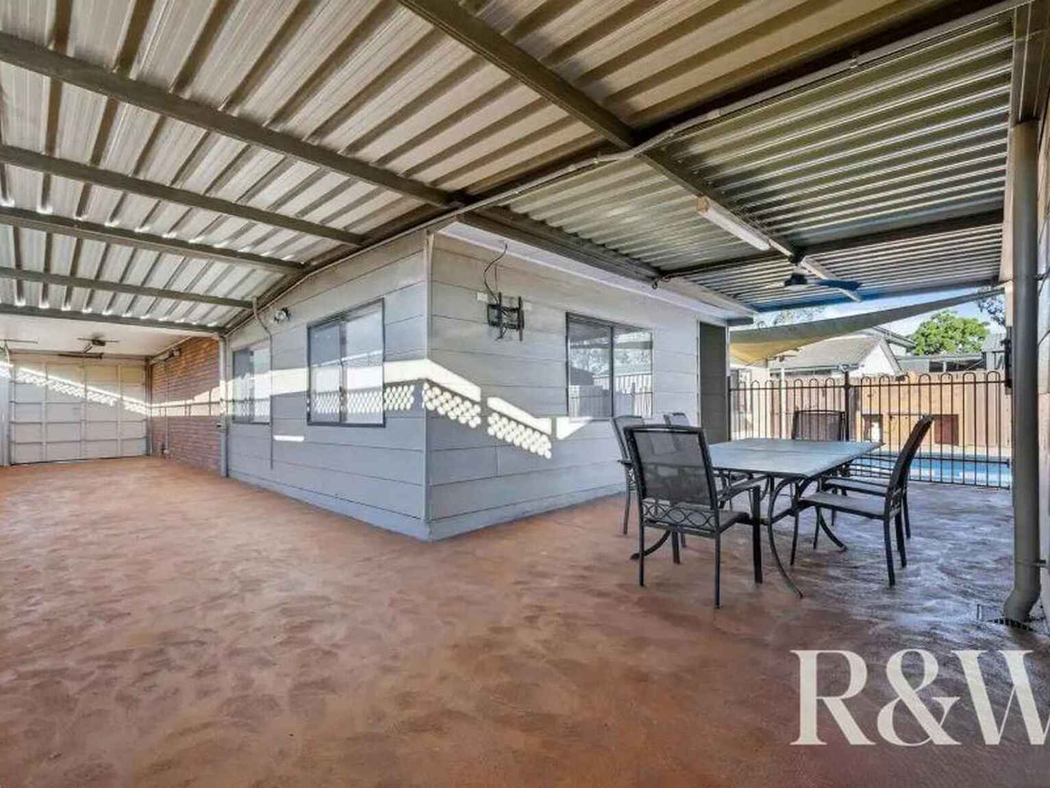 27 Grevillea Drive St Clair