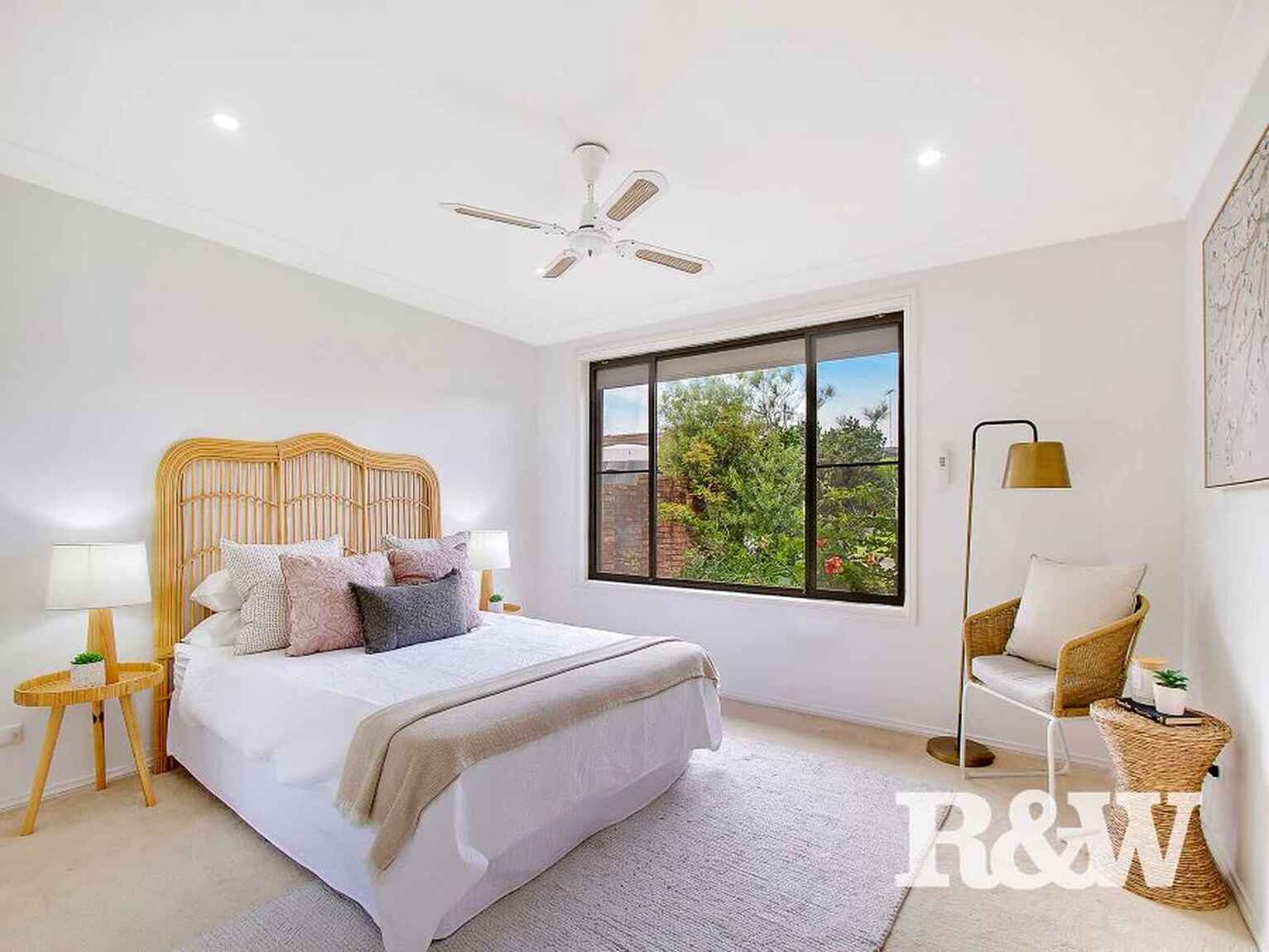 18 Caribou Close St Clair