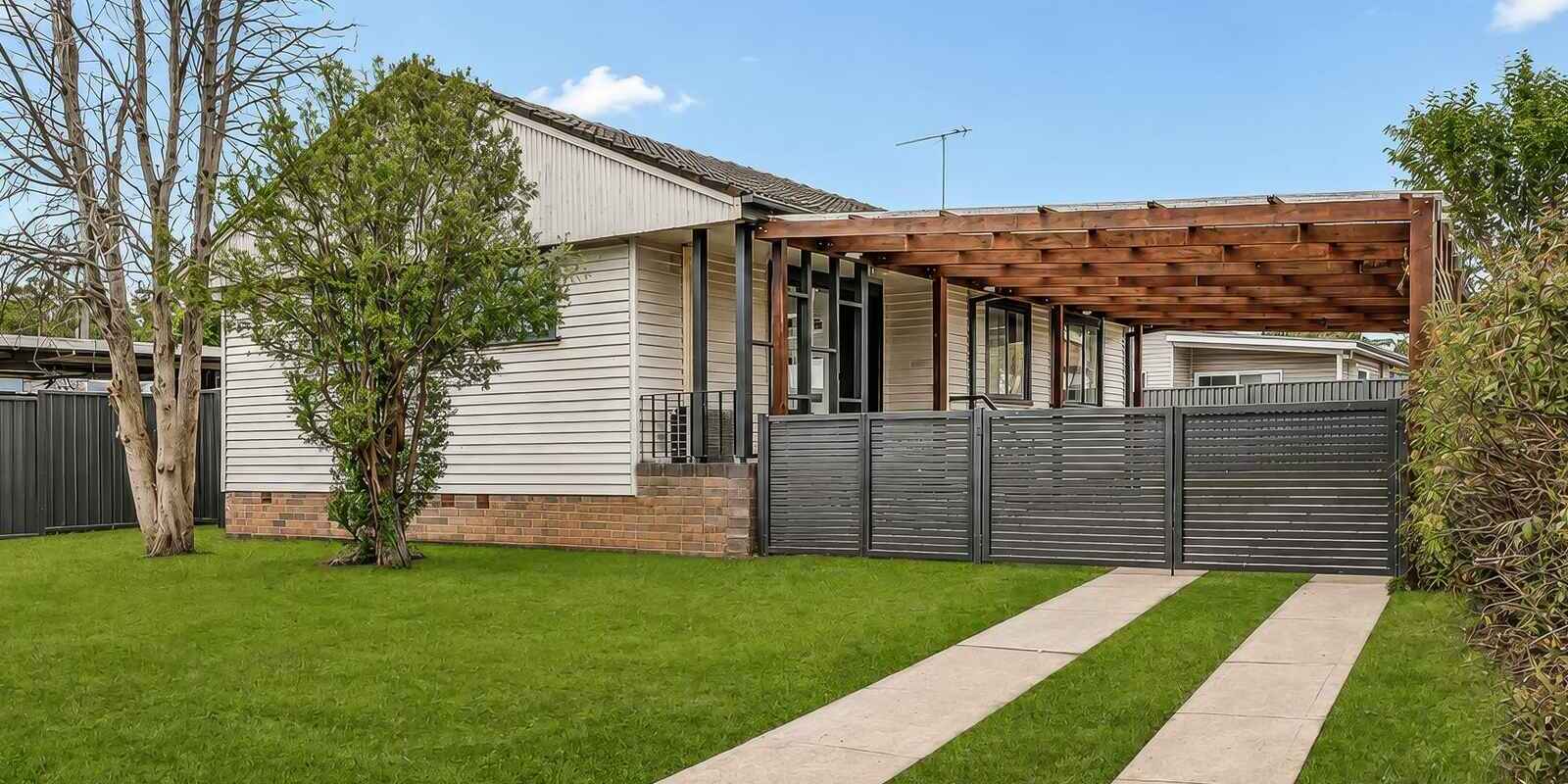 27 & 27A Ellsworth Drive Tregear