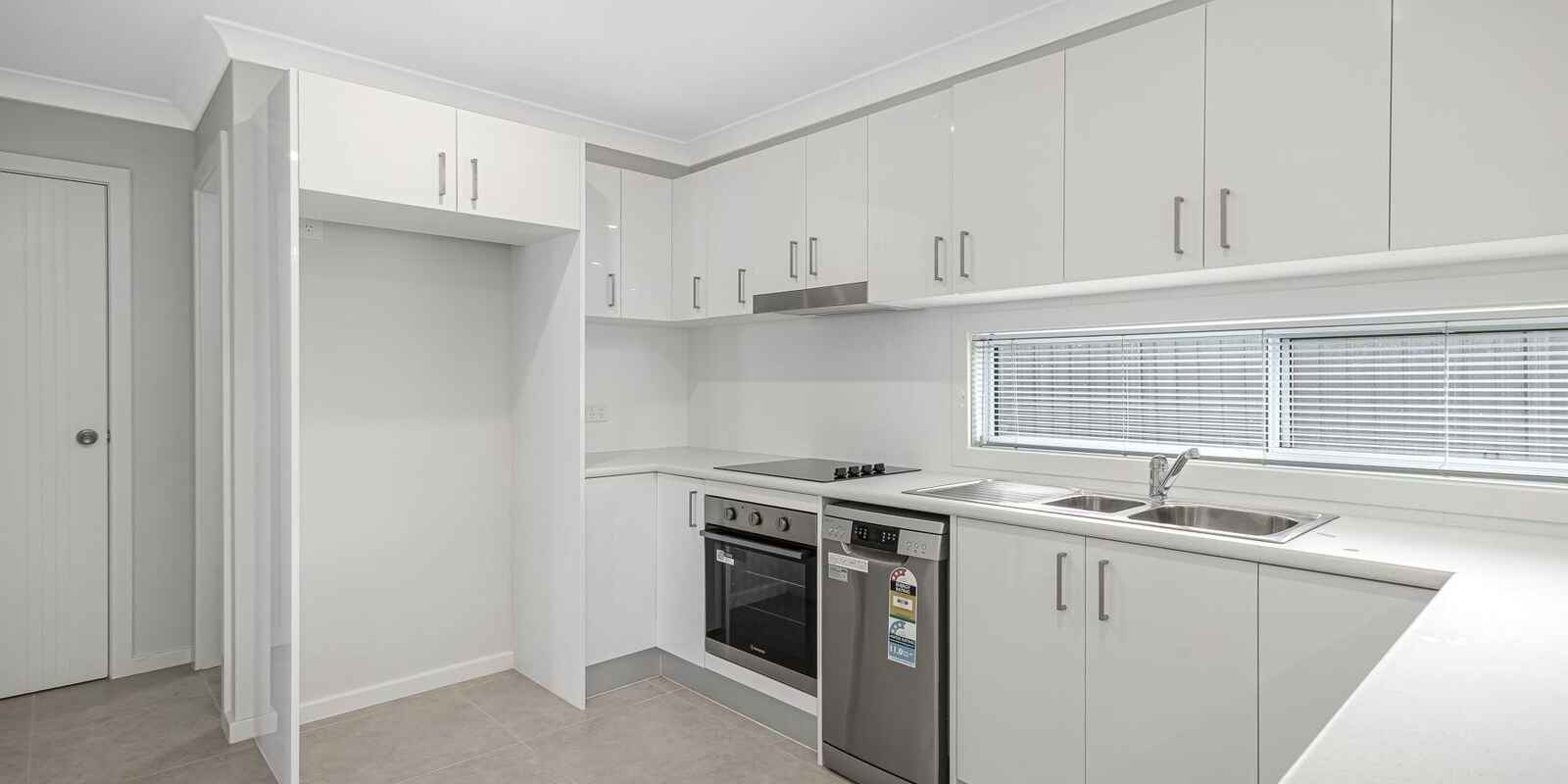 27 & 27A Ellsworth Drive Tregear