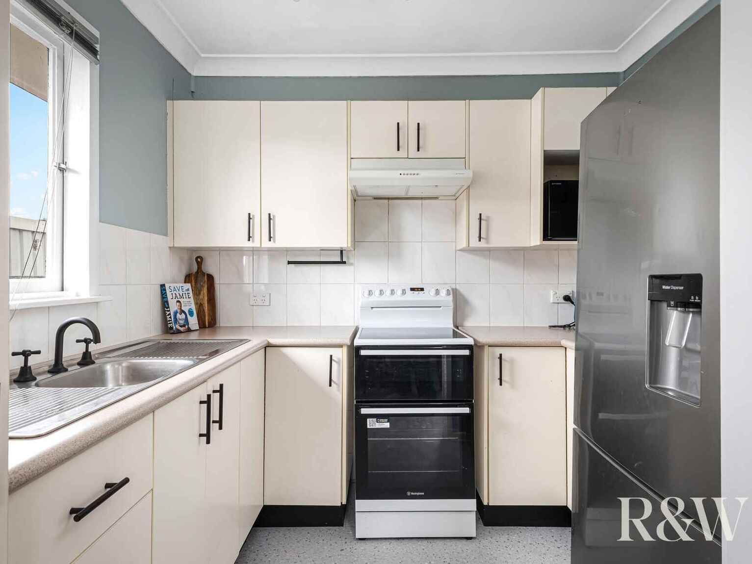27 & 27A Ellsworth Drive Tregear