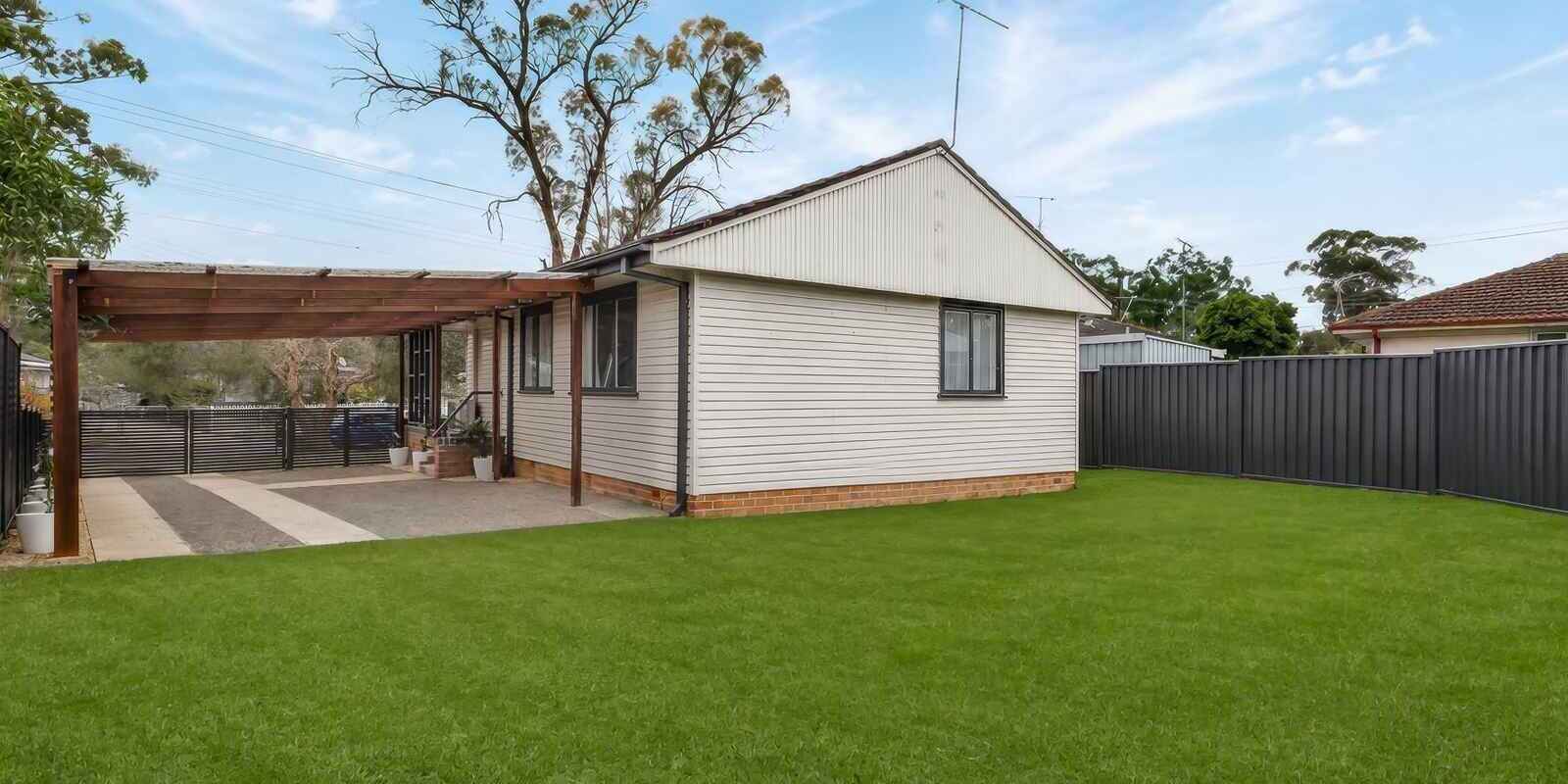 27 & 27A Ellsworth Drive Tregear