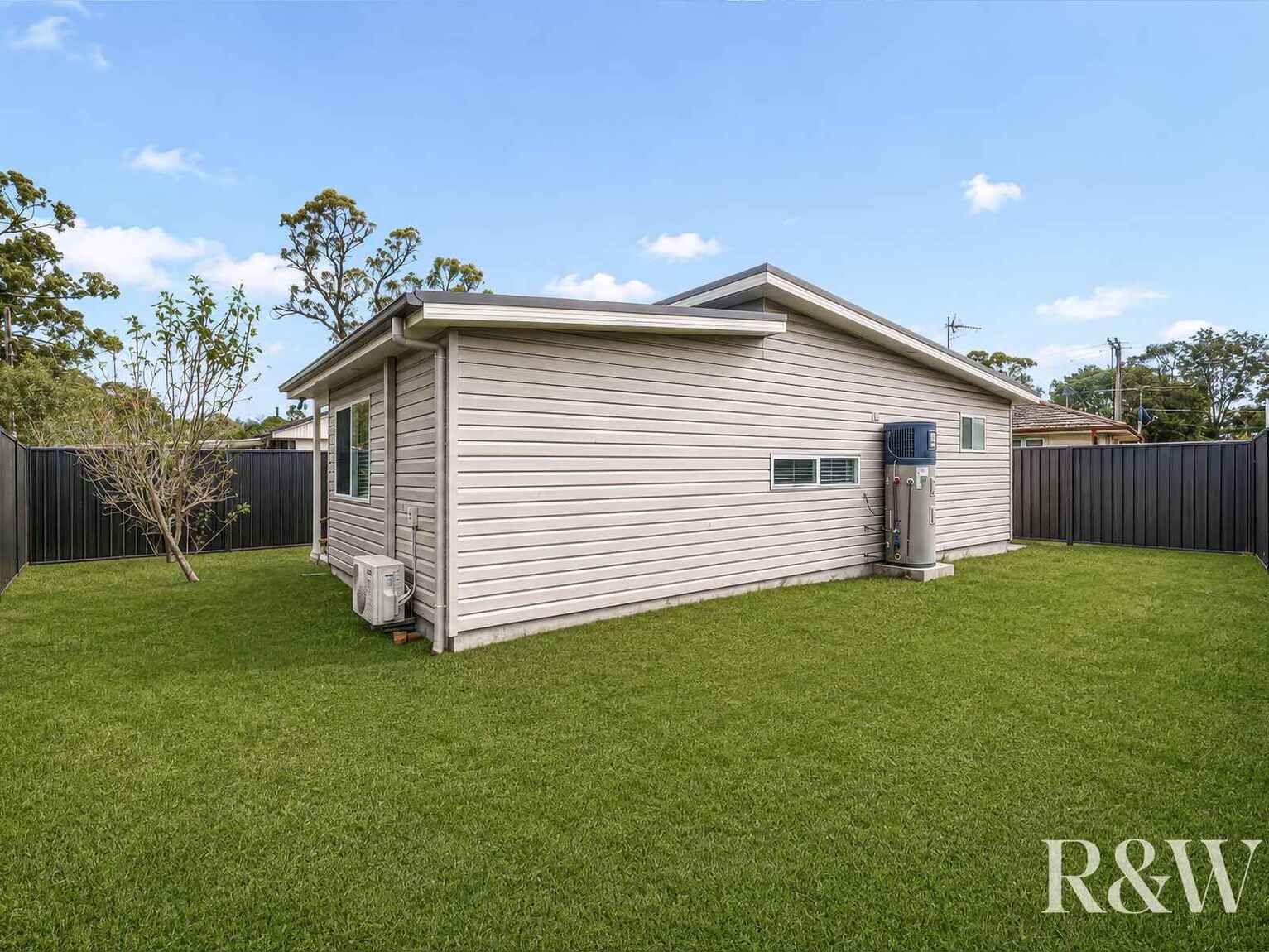 27 & 27A Ellsworth Drive Tregear