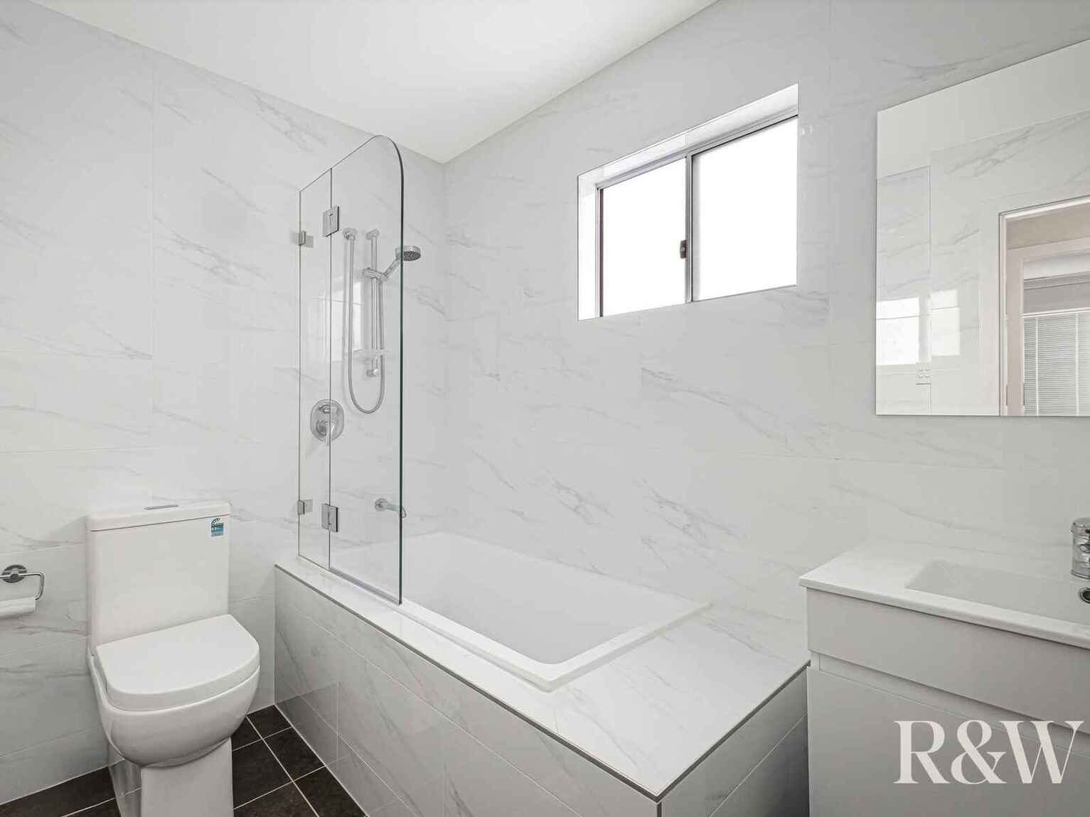 27 & 27A Ellsworth Drive Tregear