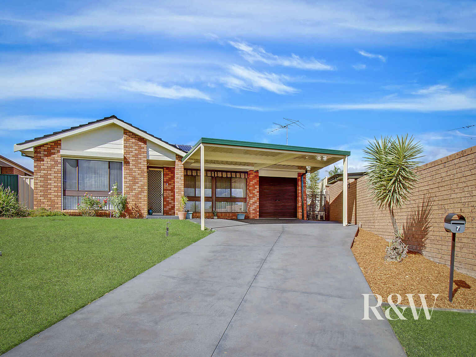 7 Eucumbene Place St Clair