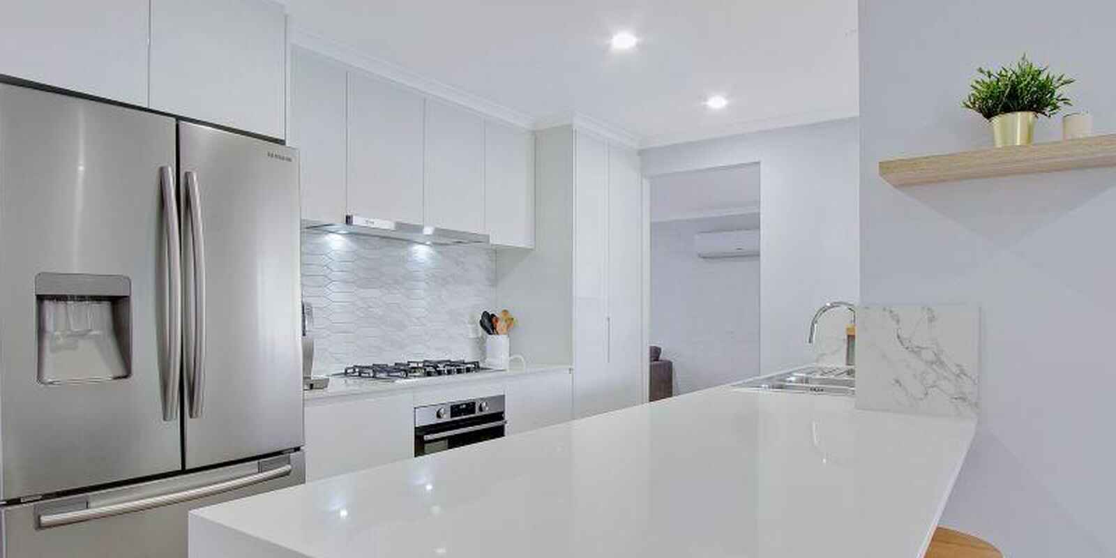 4 Como Close St Clair
