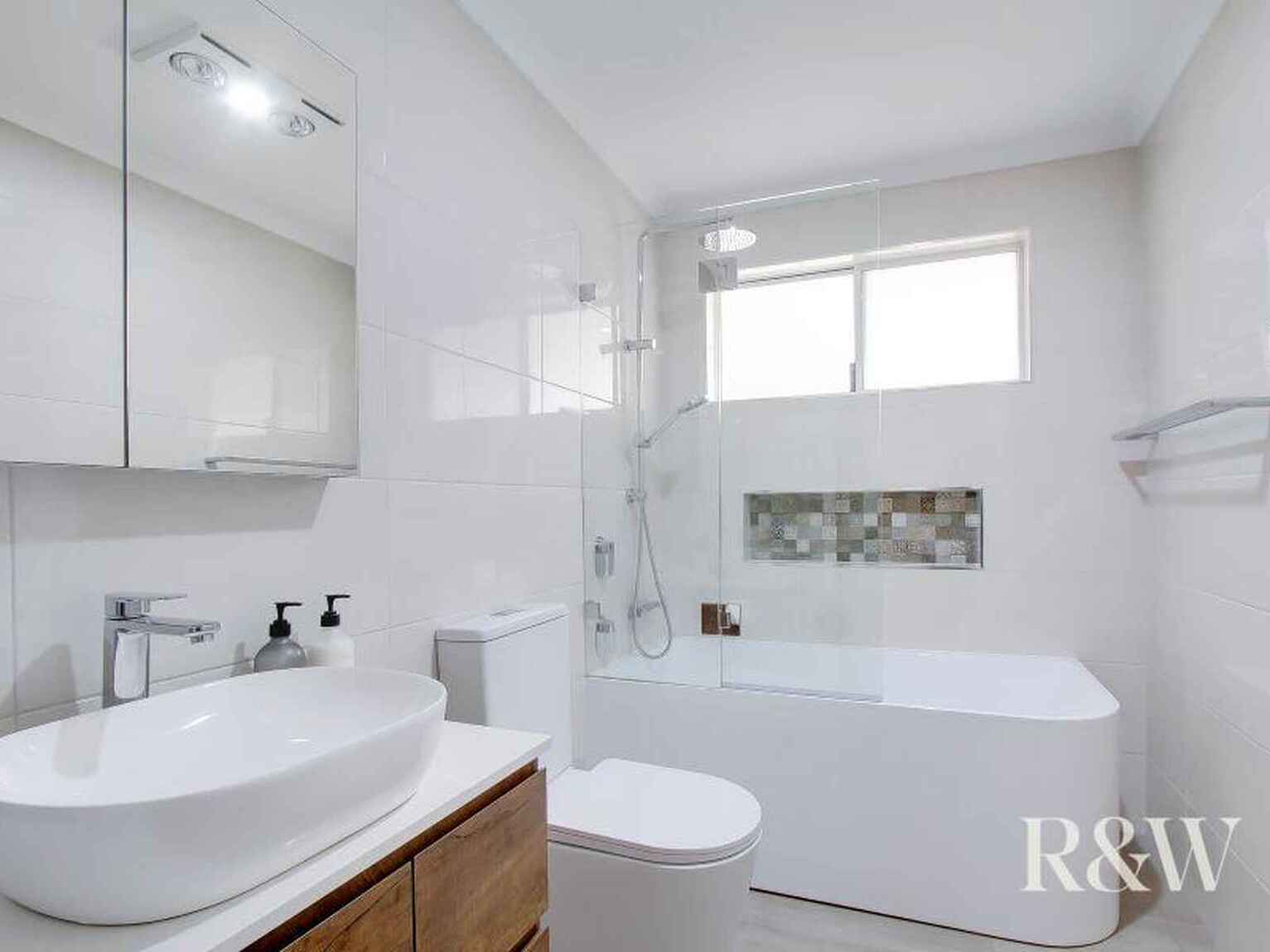 4 Como Close St Clair