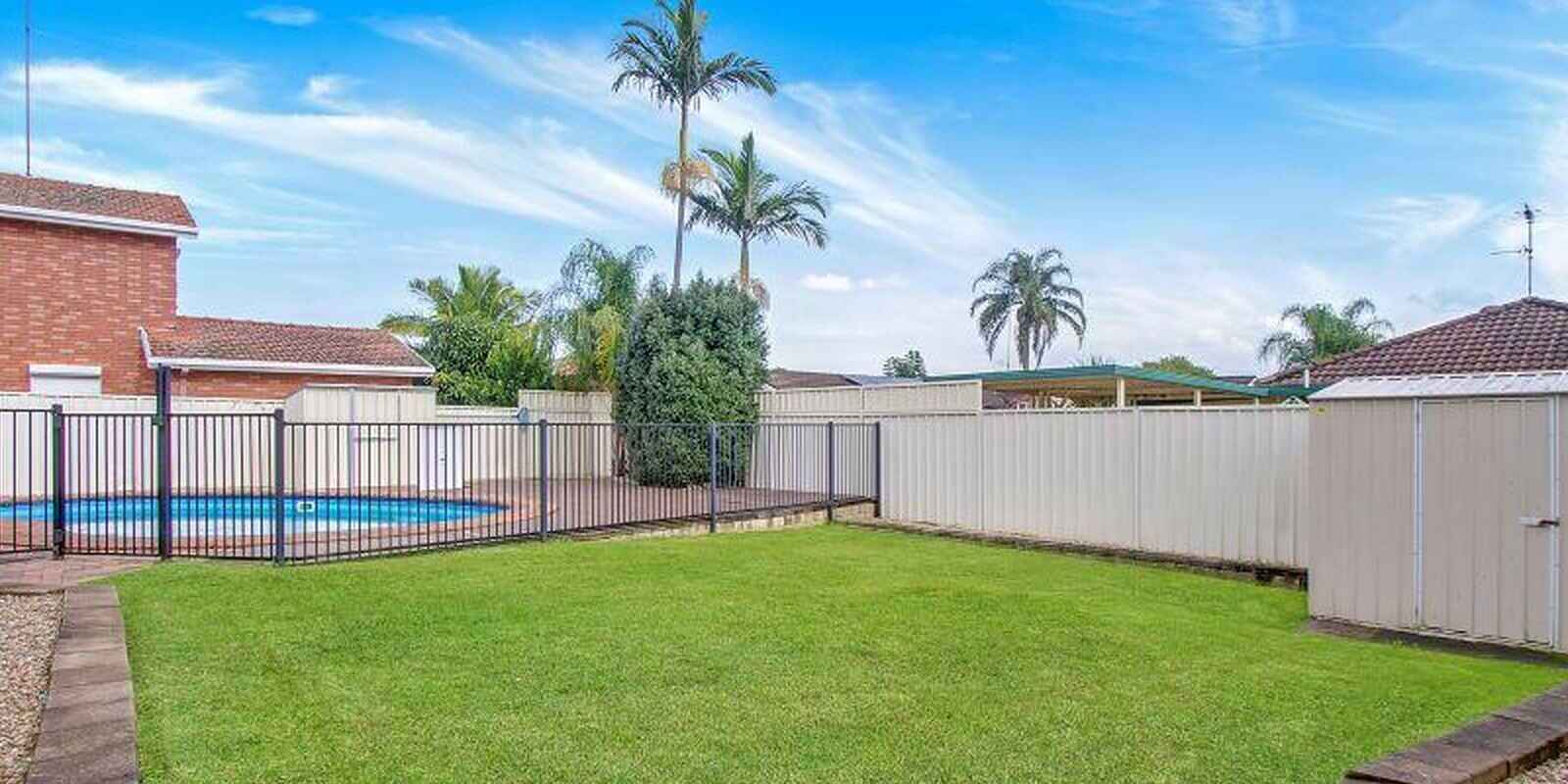 4 Como Close St Clair