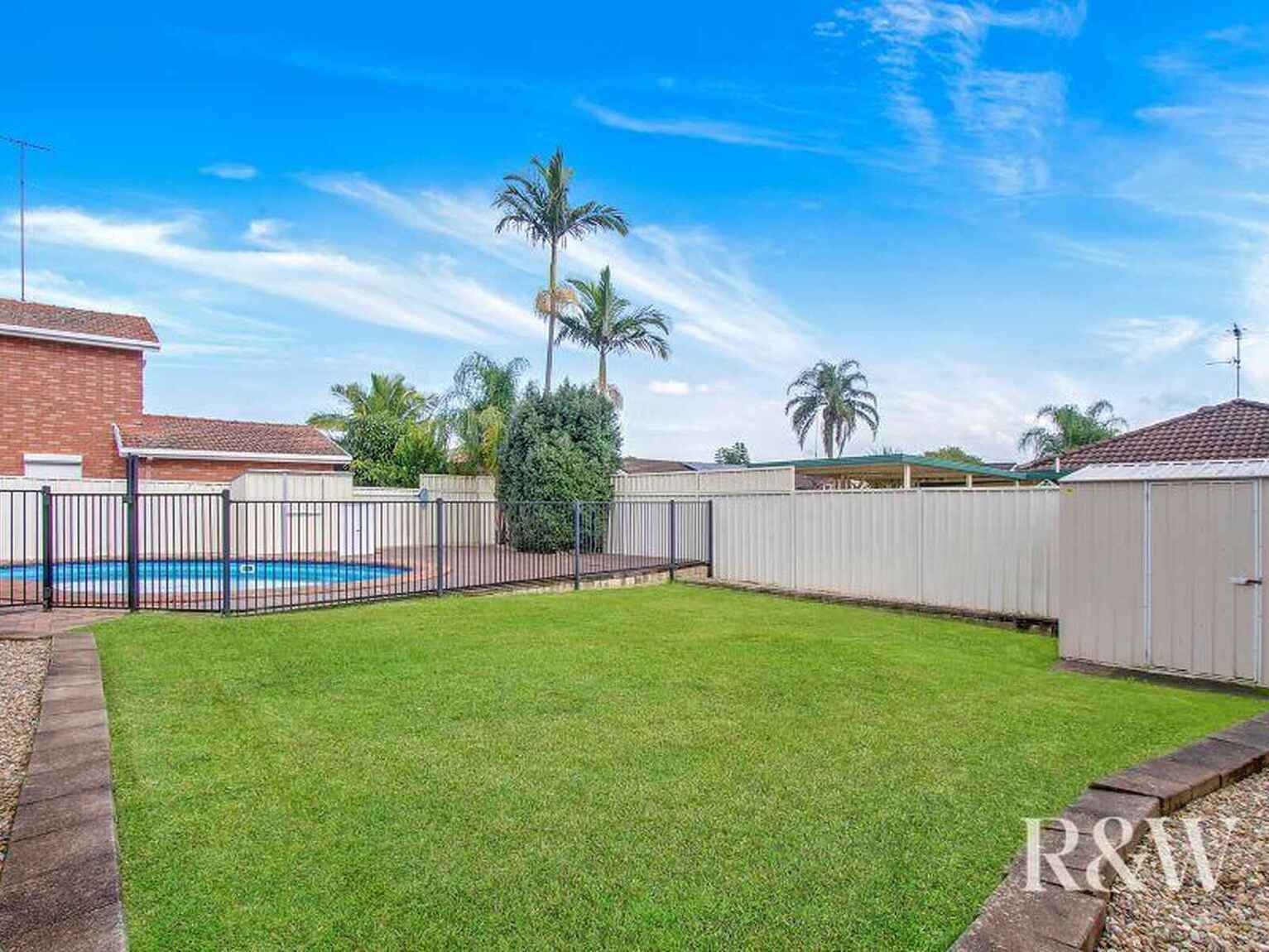 4 Como Close St Clair