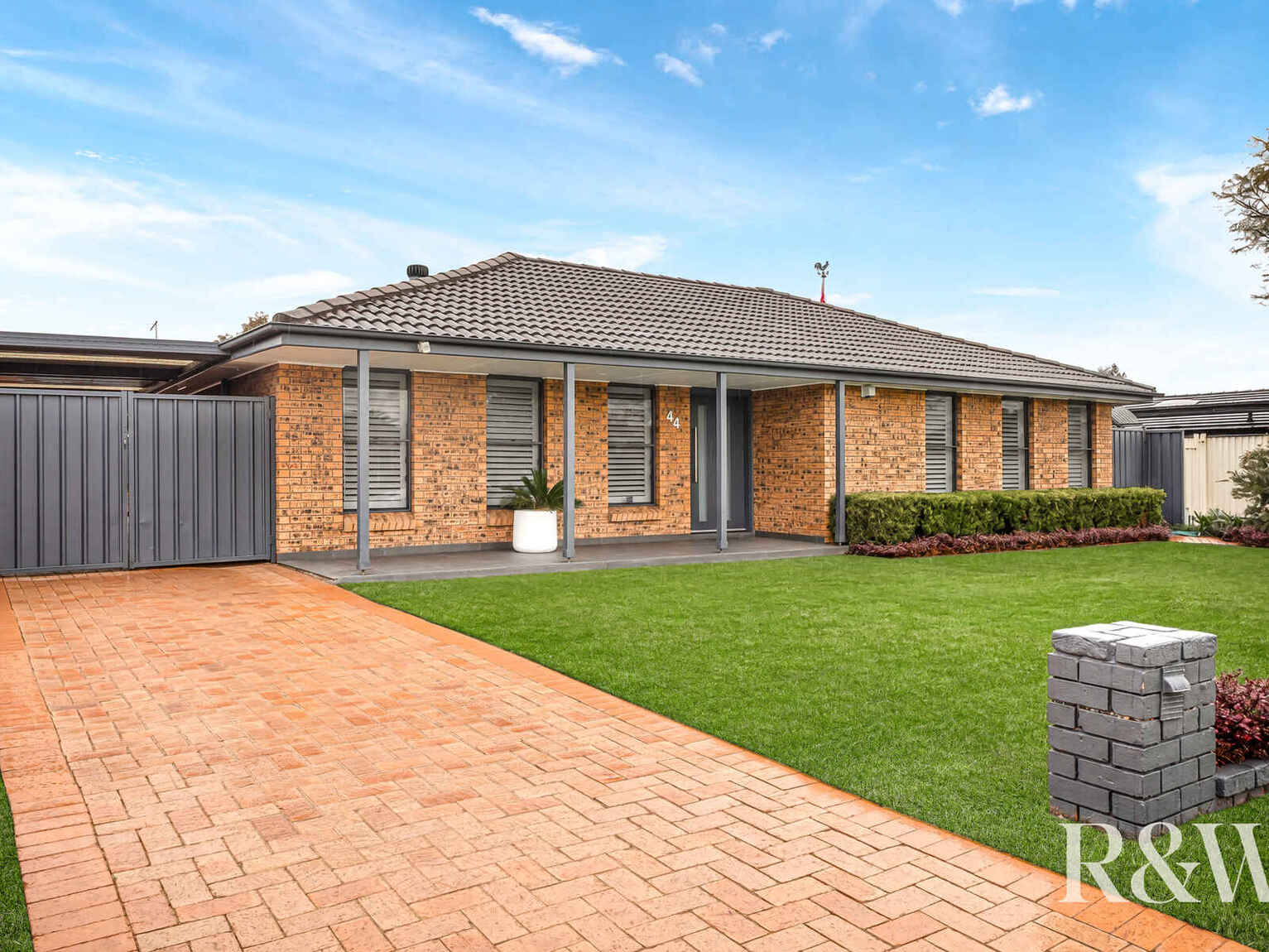 44 Endeavour Avenue St Clair
