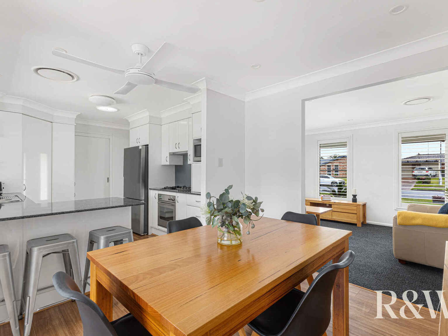 44 Endeavour Avenue St Clair
