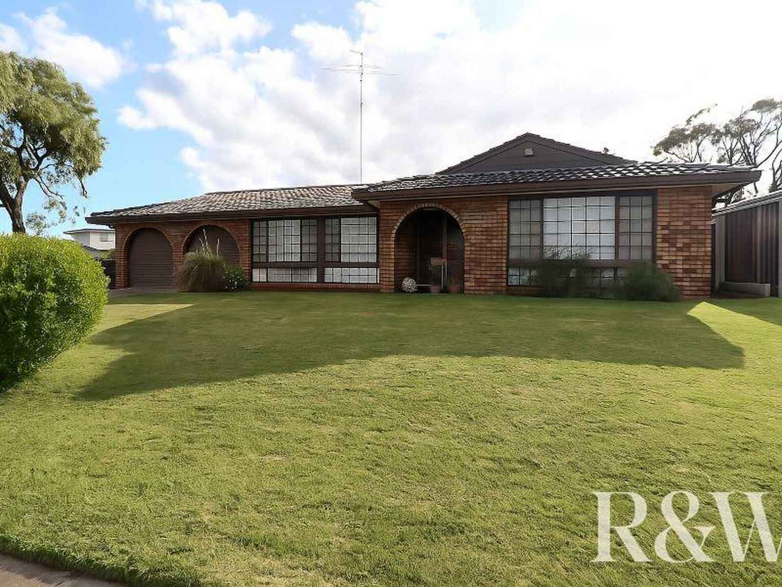 59 Cook Parade St Clair
