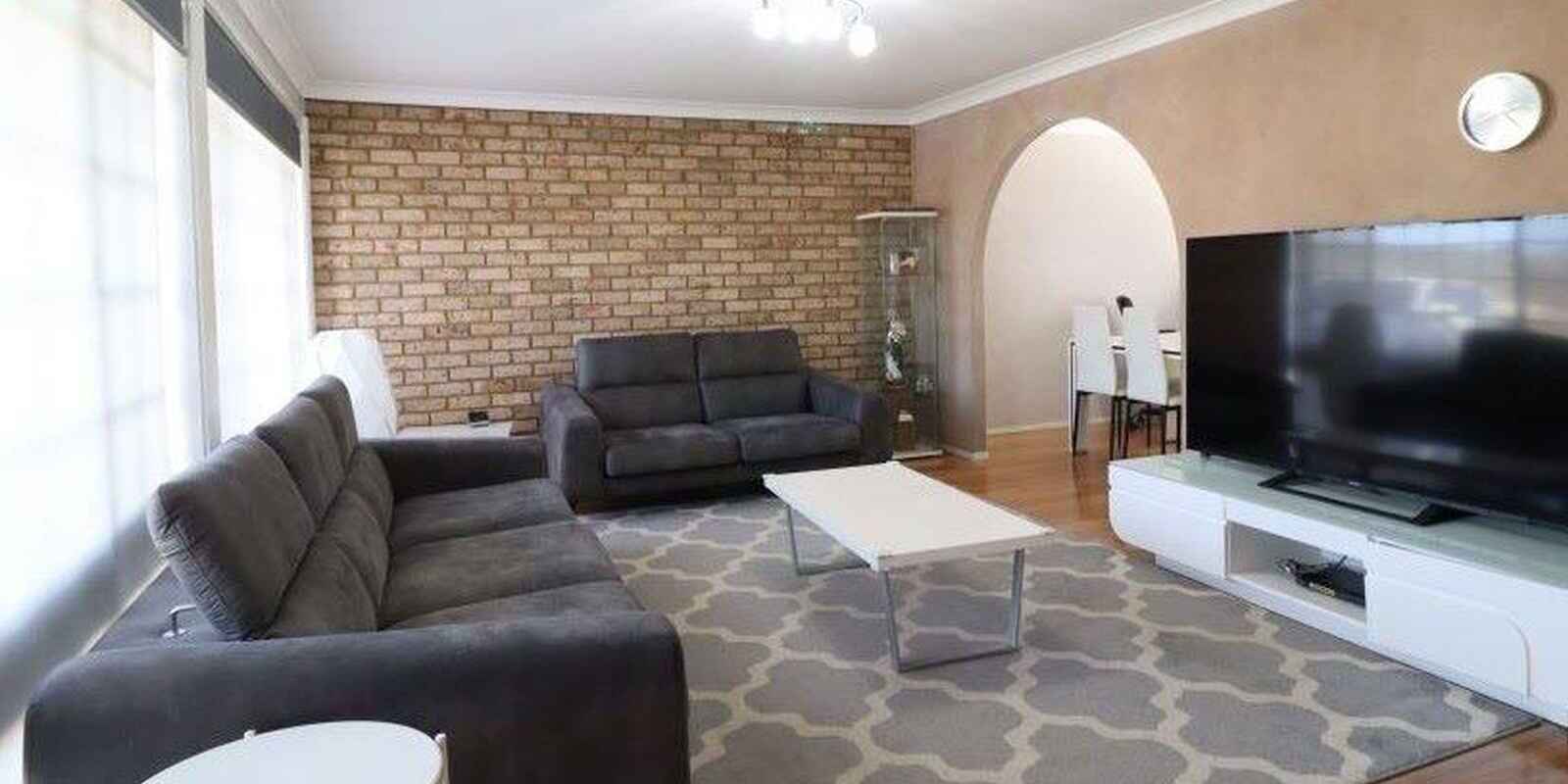 59 Cook Parade St Clair