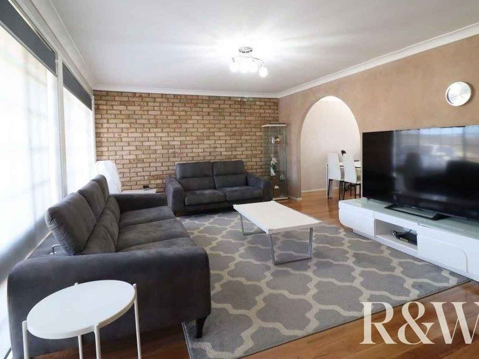 59 Cook Parade St Clair