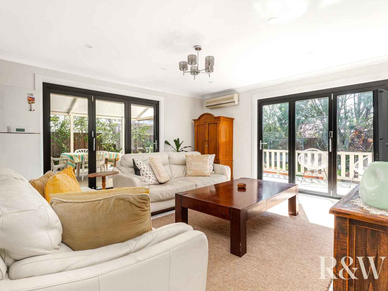 19 Rotorua Road St Clair 19 Rotorua Road St Clair