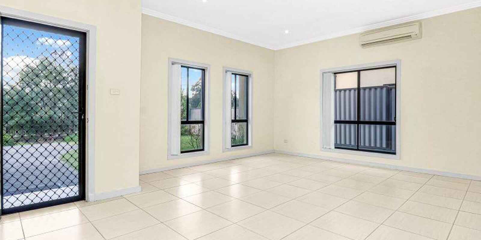 2/111 Melbourne Street Oxley Park