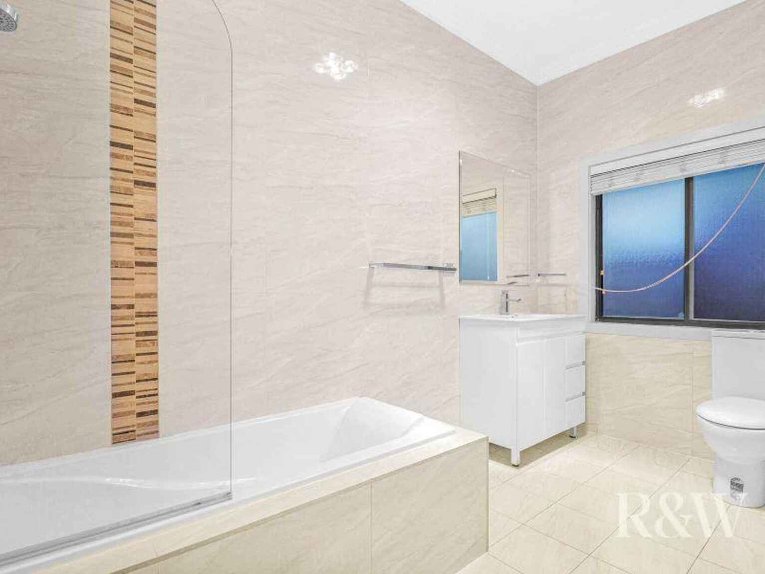 2/111 Melbourne Street Oxley Park