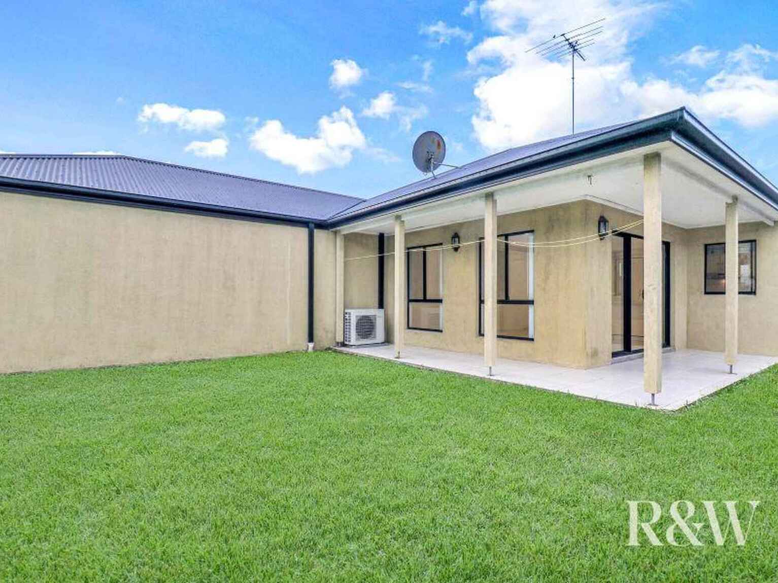 2/111 Melbourne Street Oxley Park