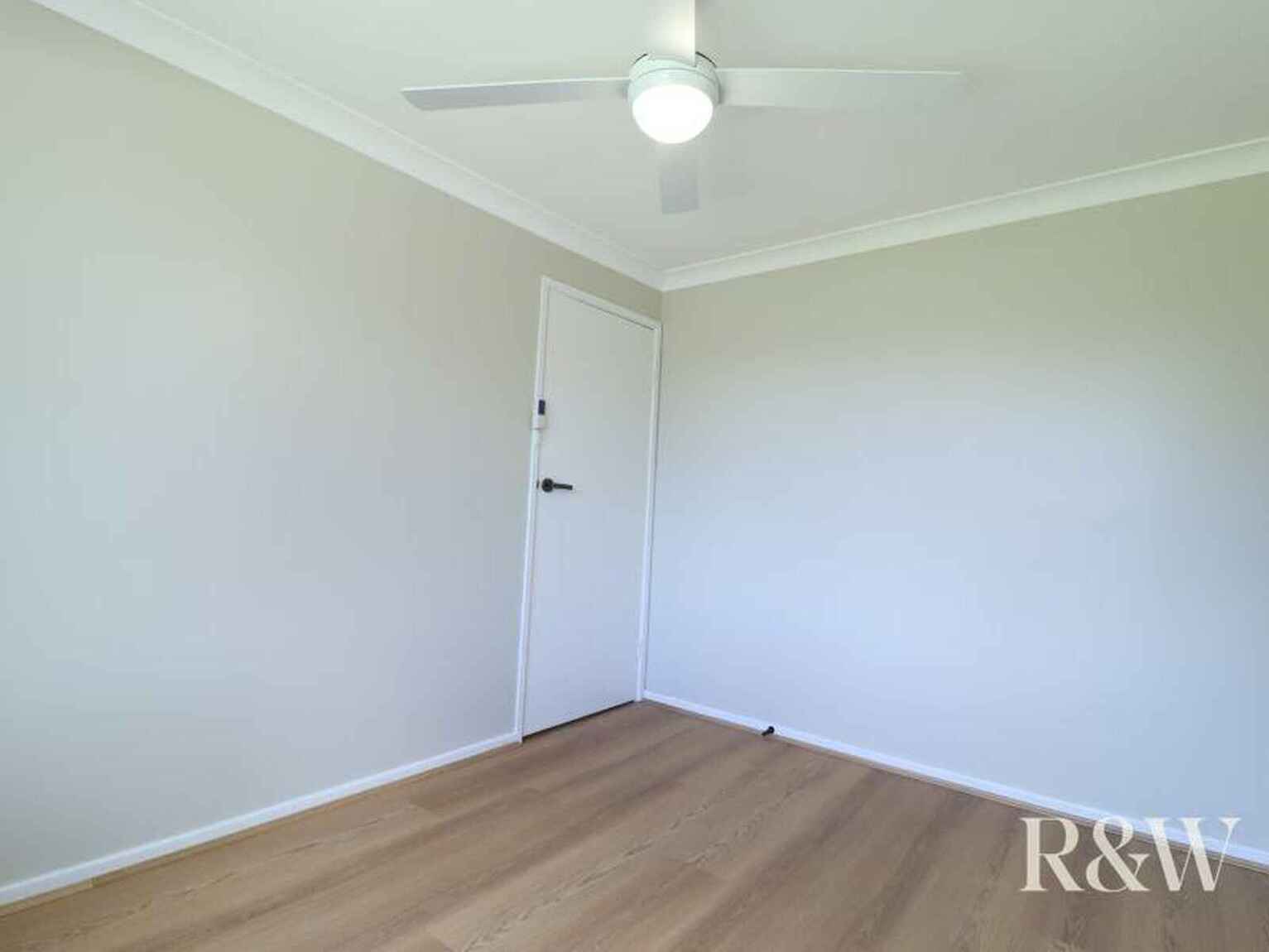 6 Bowerbird Crescent St Clair