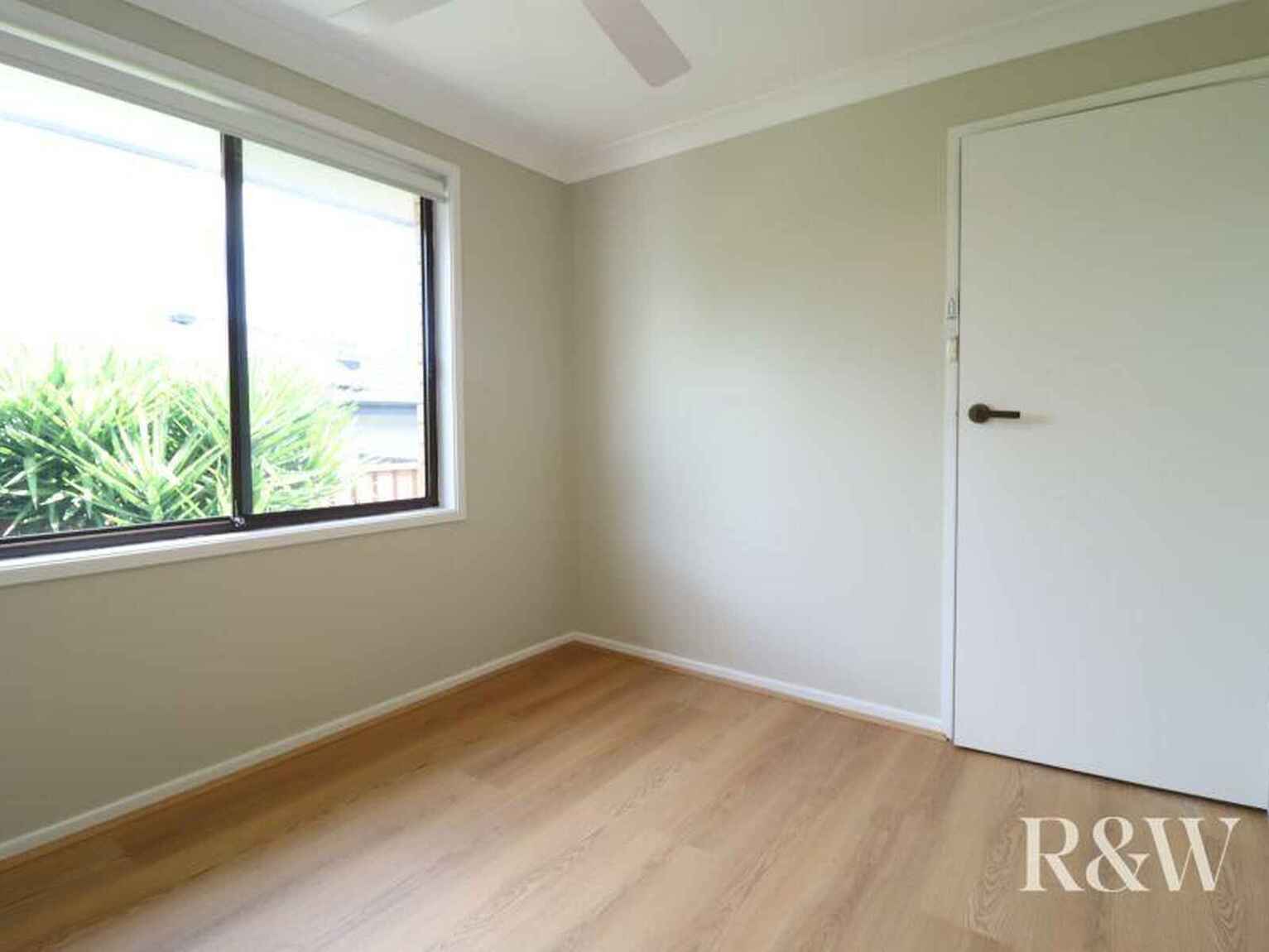 6 Bowerbird Crescent St Clair