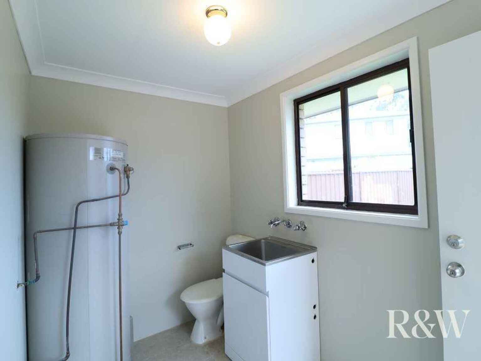 6 Bowerbird Crescent St Clair