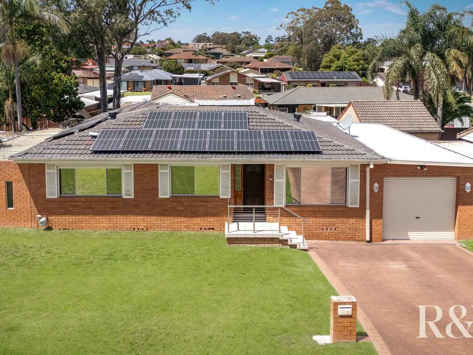 32 Endeavour Avenue St Clair