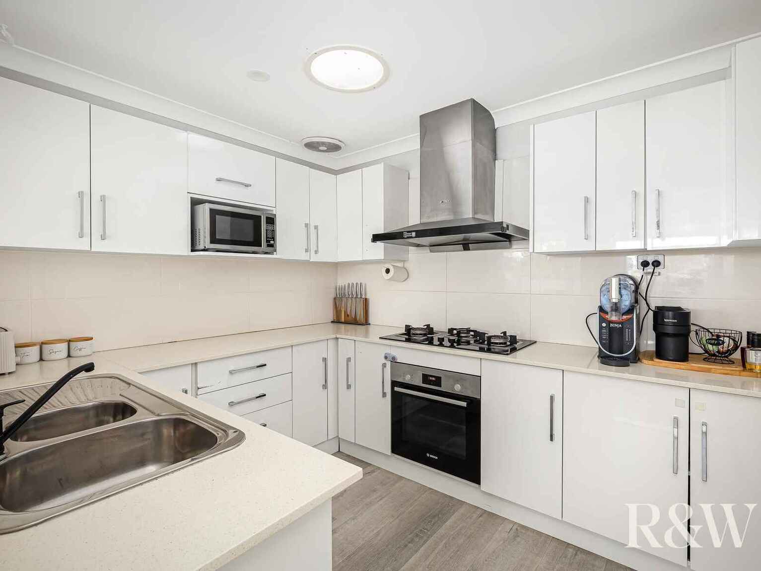 32 Endeavour Avenue St Clair