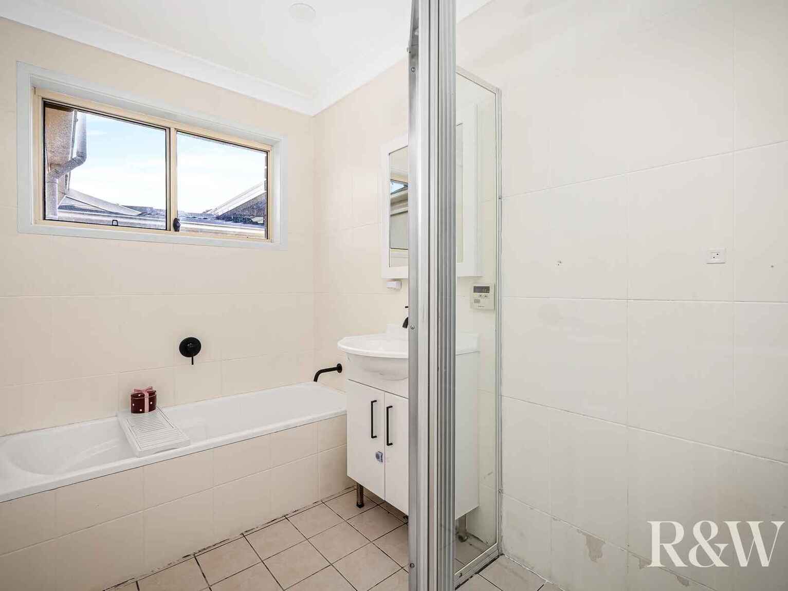32 Endeavour Avenue St Clair