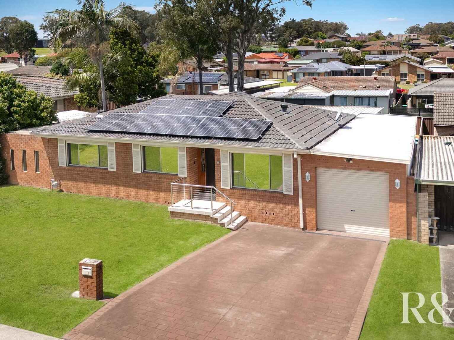 32 Endeavour Avenue St Clair
